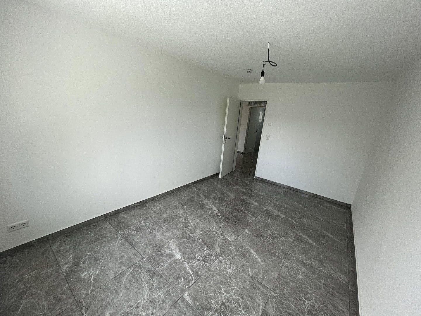 Pronájem bytu 3+1 74 m², Waiblingen, Bádensko-Württembersko Pronájem bytu 3+1 74 m², Waiblingen, Bádensko-Württembersko