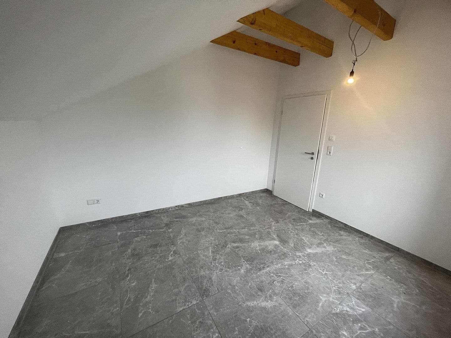 Pronájem bytu 3+1 74 m², Waiblingen, Bádensko-Württembersko Pronájem bytu 3+1 74 m², Waiblingen, Bádensko-Württembersko