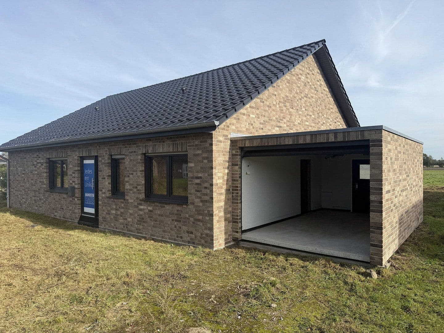 Prodej domu 129 m², pozemek 832 m², Im Feld 15, Warmsen, Dolní Sasko Prodej domu 129 m², pozemek 832 m², Im Feld 15, Warmsen, Dolní Sasko
