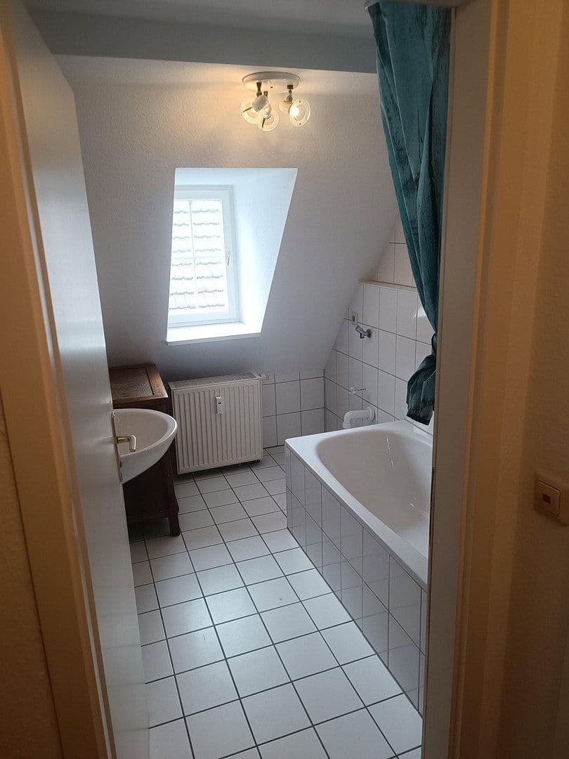 Pronájem bytu 3+1 80 m², Hauptstraße 54, Bietigheim-Bissingen, Bádensko-Württembersko Pronájem bytu 3+1 80 m², Hauptstraße 54, Bietigheim-Bissingen, Bádensko-Württembersko