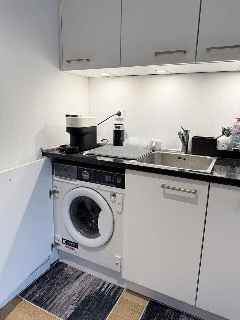 Pronájem bytu 1+1 34 m², Fürstenrieder Str. 285, München, Bavorsko Pronájem bytu 1+1 34 m², Fürstenrieder Str. 285, München, Bavorsko