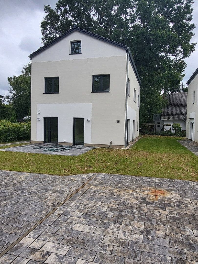 Prodej domu 150 m², pozemek 520 m², Finkenweg 16a, Falkensee, Braniborsko Prodej domu 150 m², pozemek 520 m², Finkenweg 16a, Falkensee, Braniborsko