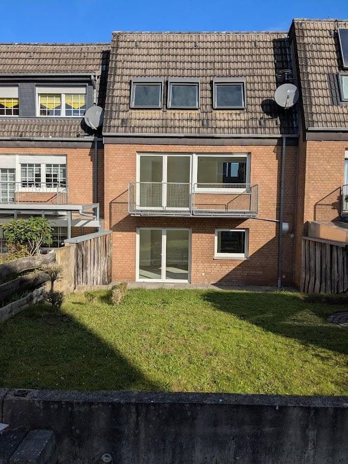 Prodej domu 131 m², pozemek 213 m², Greven, Severní Porýní-Vestfálsko Prodej domu 131 m², pozemek 213 m², Greven, Severní Porýní-Vestfálsko