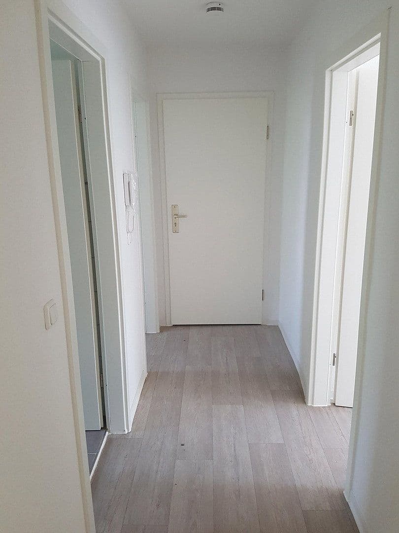 Pronájem bytu 3+1 60 m², Magdeburg, Sasko-Anhaltsko Pronájem bytu 3+1 60 m², Magdeburg, Sasko-Anhaltsko