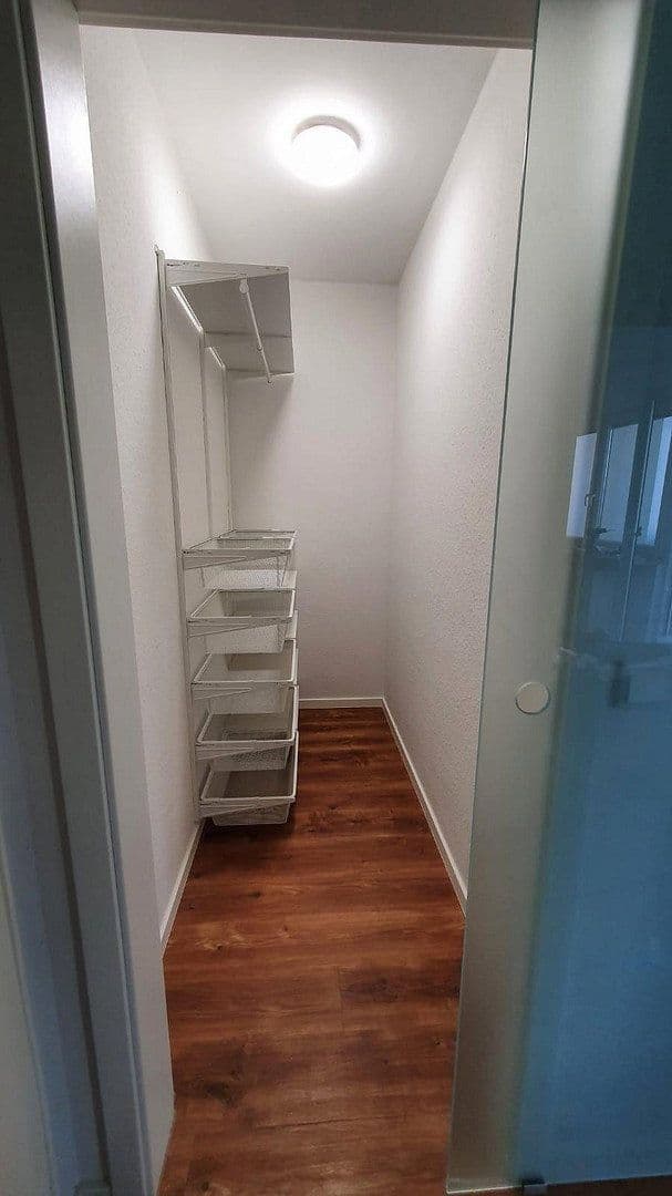 Pronájem bytu 1+1 40 m², Stuttgarter Straße 23, Leonberg, Bádensko-Württembersko Pronájem bytu 1+1 40 m², Stuttgarter Straße 23, Leonberg, Bádensko-Württembersko