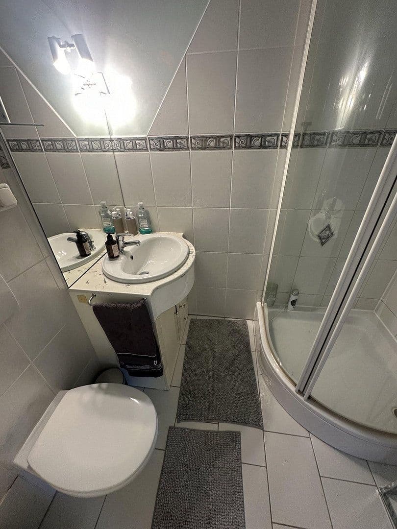 Pronájem bytu 4+1 108 m², Ludwigshafen, Porýní-Falc Pronájem bytu 4+1 108 m², Ludwigshafen, Porýní-Falc