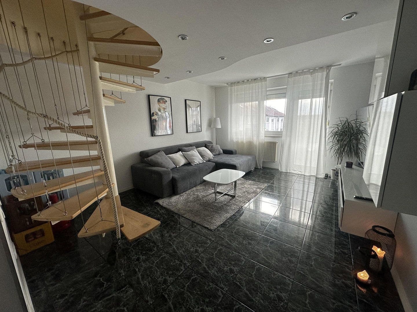 Pronájem bytu 4+1 108 m², Ludwigshafen, Porýní-Falc Pronájem bytu 4+1 108 m², Ludwigshafen, Porýní-Falc