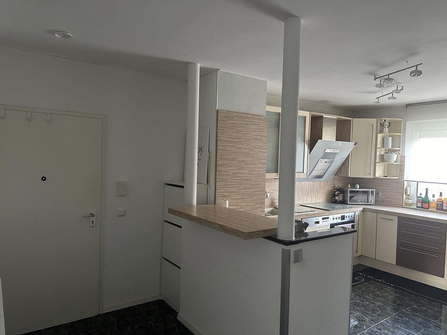 Pronájem bytu 4+1 108 m², Ludwigshafen, Porýní-Falc Pronájem bytu 4+1 108 m², Ludwigshafen, Porýní-Falc