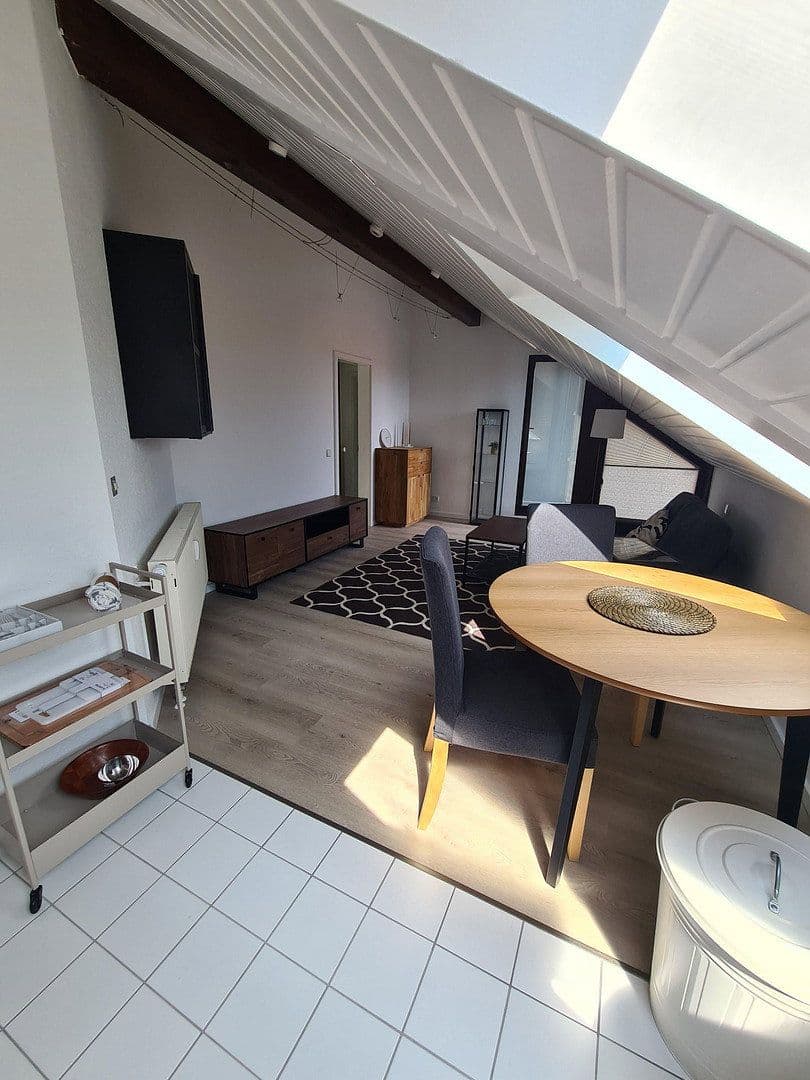 Pronájem bytu 2+1 53 m², Leinfelden-Echterdingen, Bádensko-Württembersko Pronájem bytu 2+1 53 m², Leinfelden-Echterdingen, Bádensko-Württembersko