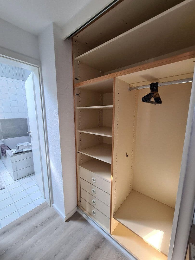 Pronájem bytu 2+1 53 m², Leinfelden-Echterdingen, Bádensko-Württembersko Pronájem bytu 2+1 53 m², Leinfelden-Echterdingen, Bádensko-Württembersko