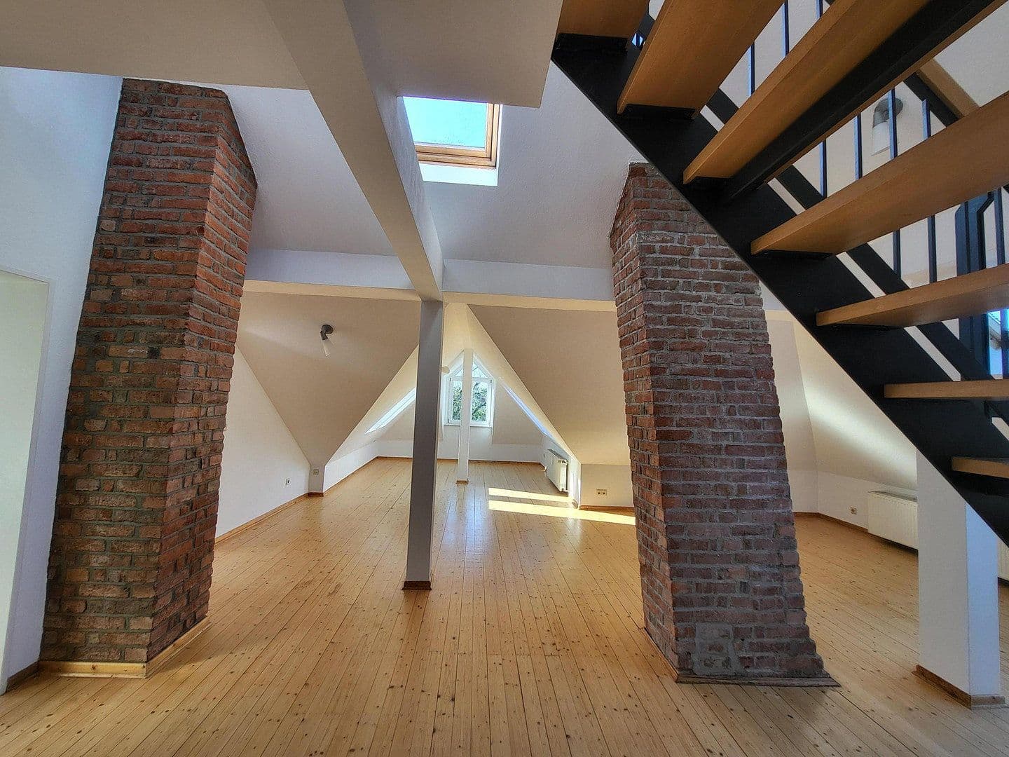 Pronájem bytu 3+1 1 m², Baurat-Gerber-Straße 18, Göttingen, Dolní Sasko Pronájem bytu 3+1 1 m², Baurat-Gerber-Straße 18, Göttingen, Dolní Sasko