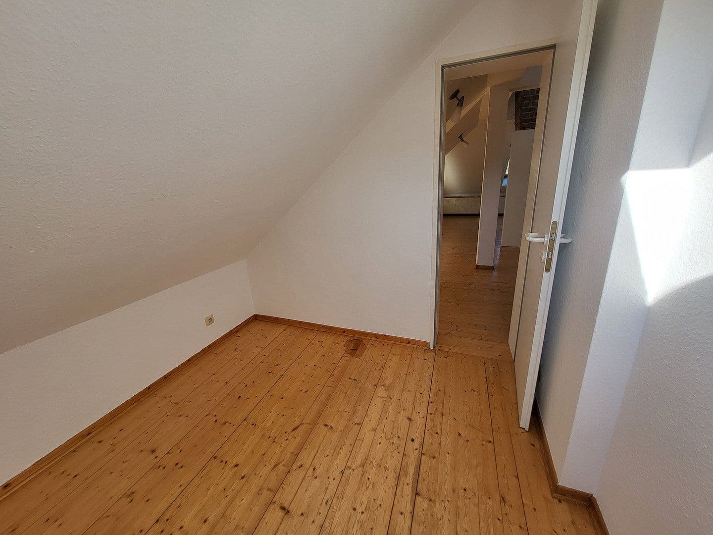 Pronájem bytu 3+1 1 m², Baurat-Gerber-Straße 18, Göttingen, Dolní Sasko Pronájem bytu 3+1 1 m², Baurat-Gerber-Straße 18, Göttingen, Dolní Sasko