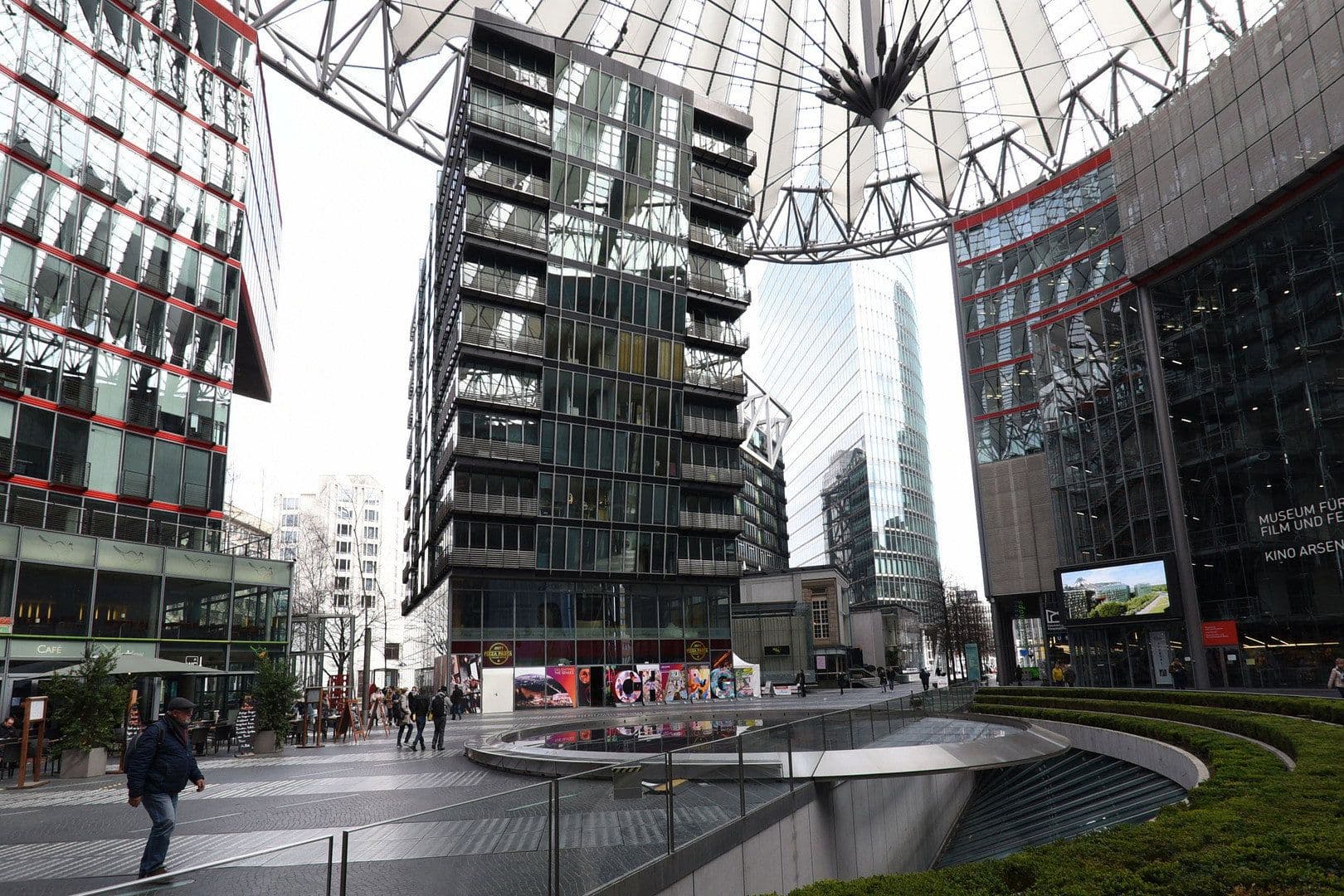 Prodej bytu 3+1 131 m², Bellevuestrasse 1, Sony Center, Berlin, Berlín Prodej bytu 3+1 131 m², Bellevuestrasse 1, Sony Center, Berlin, Berlín