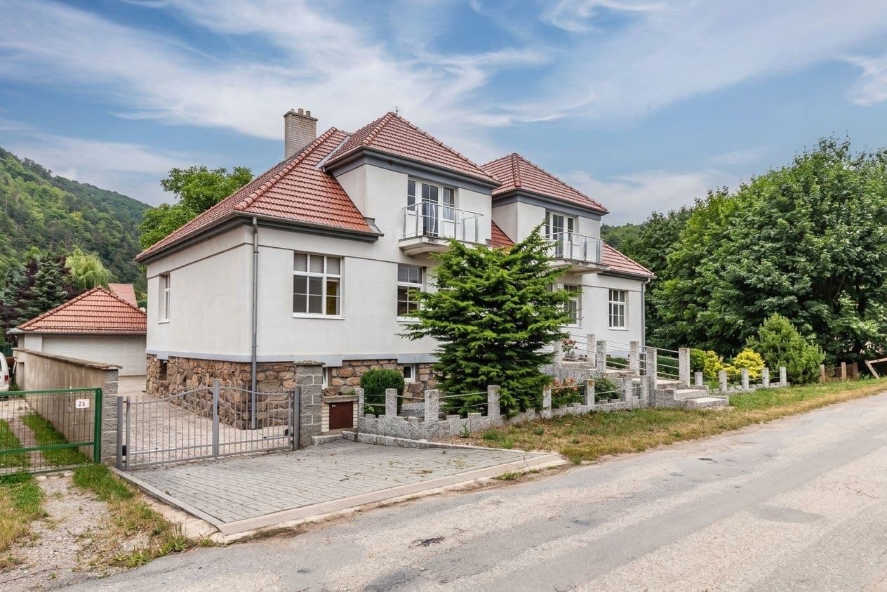 Prodej domu 600 m², pozemek 1.800 m², Borač, Jihomoravský kraj Prodej domu 600 m², pozemek 1.800 m², Borač, Jihomoravský kraj