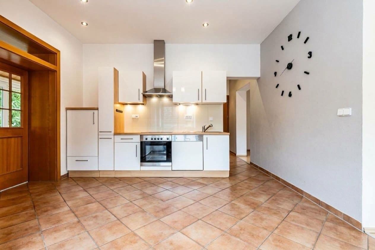 Prodej domu 600 m², pozemek 1.800 m², Borač, Jihomoravský kraj Prodej domu 600 m², pozemek 1.800 m², Borač, Jihomoravský kraj