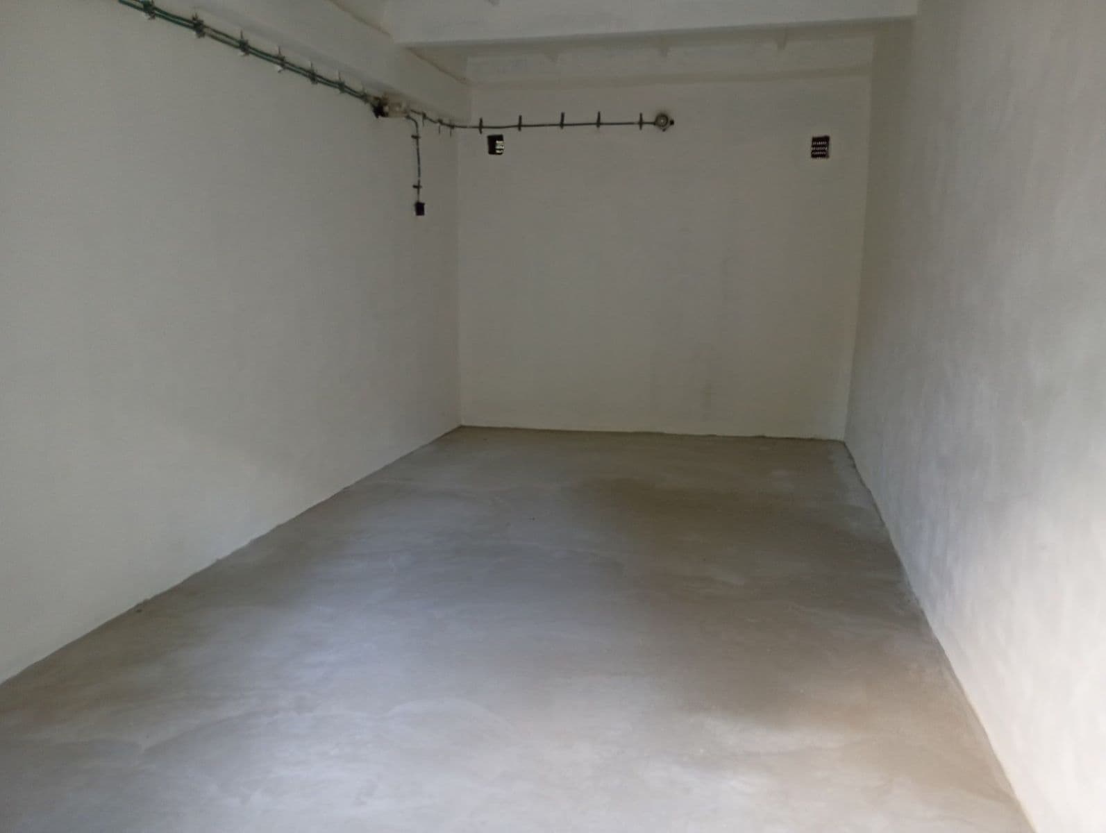 Pronájem garáže 13 m², Karlická, Černošice, Středočeský kraj Pronájem garáže 13 m², Karlická, Černošice, Středočeský kraj
