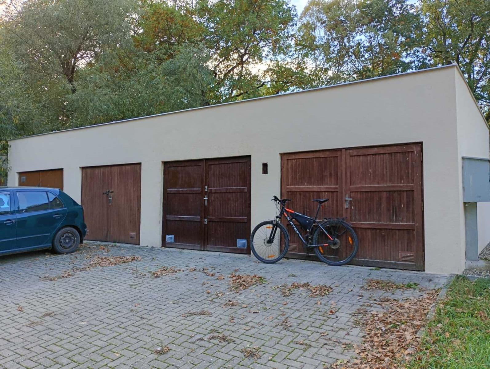 Pronájem garáže 13 m², Karlická, Černošice, Středočeský kraj Pronájem garáže 13 m², Karlická, Černošice, Středočeský kraj