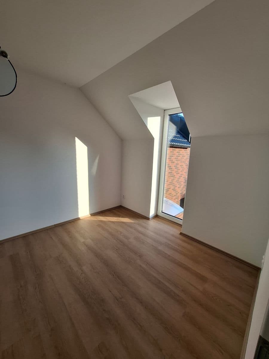 Prodej domu 67 m², pozemek 104 m², Hulická, Praha, Praha Prodej domu 67 m², pozemek 104 m², Hulická, Praha, Praha