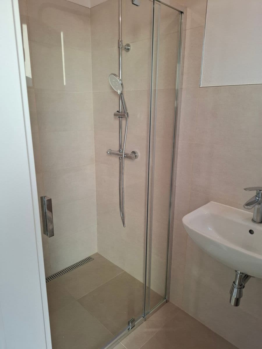 Prodej domu 67 m², pozemek 104 m², Hulická, Praha, Praha Prodej domu 67 m², pozemek 104 m², Hulická, Praha, Praha