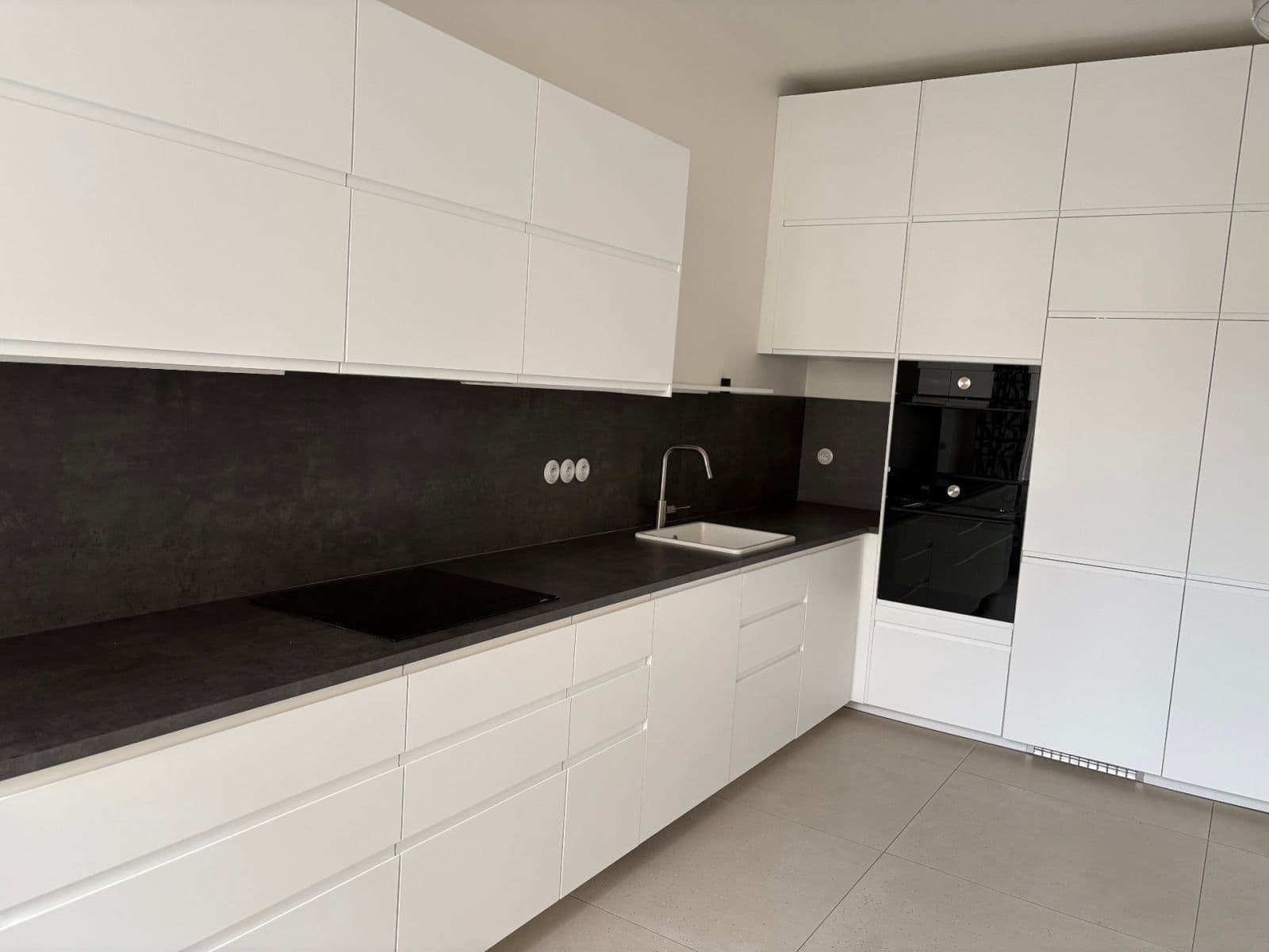 Prodej bytu 3+1 124 m², Velflíkova, Praha, Praha Prodej bytu 3+1 124 m², Velflíkova, Praha, Praha