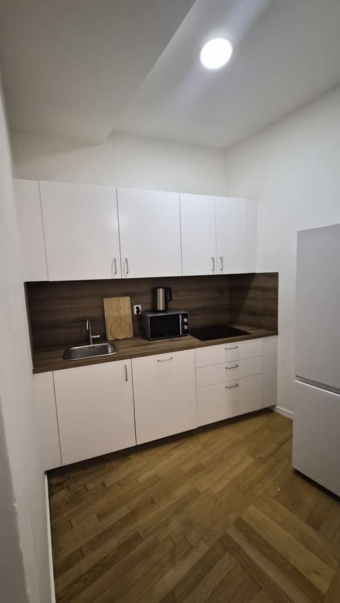 Pronájem bytu 4+kk 82 m², Husova, Brno, Jihomoravský kraj Pronájem bytu 4+kk 82 m², Husova, Brno, Jihomoravský kraj