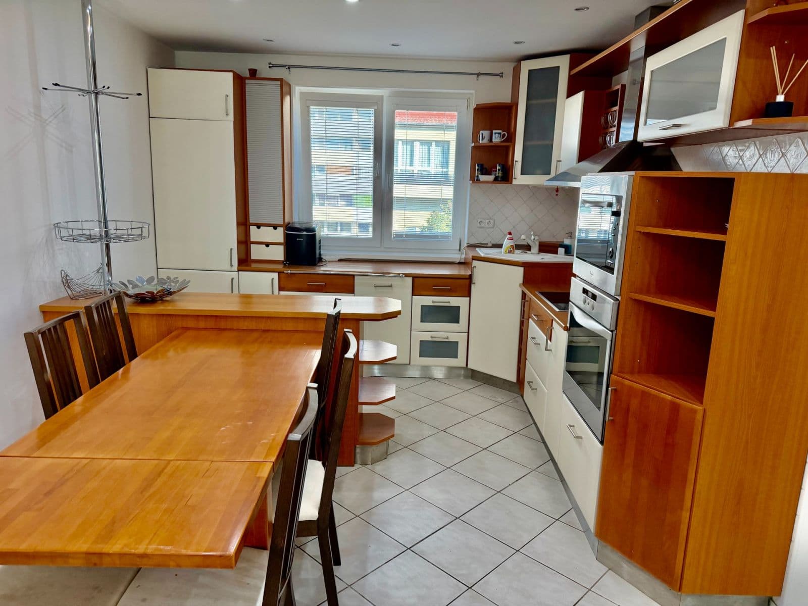 Pronájem bytu 4+kk 104 m², Kvetná, Ružinov, Bratislavský kraj Pronájem bytu 4+kk 104 m², Kvetná, Ružinov, Bratislavský kraj