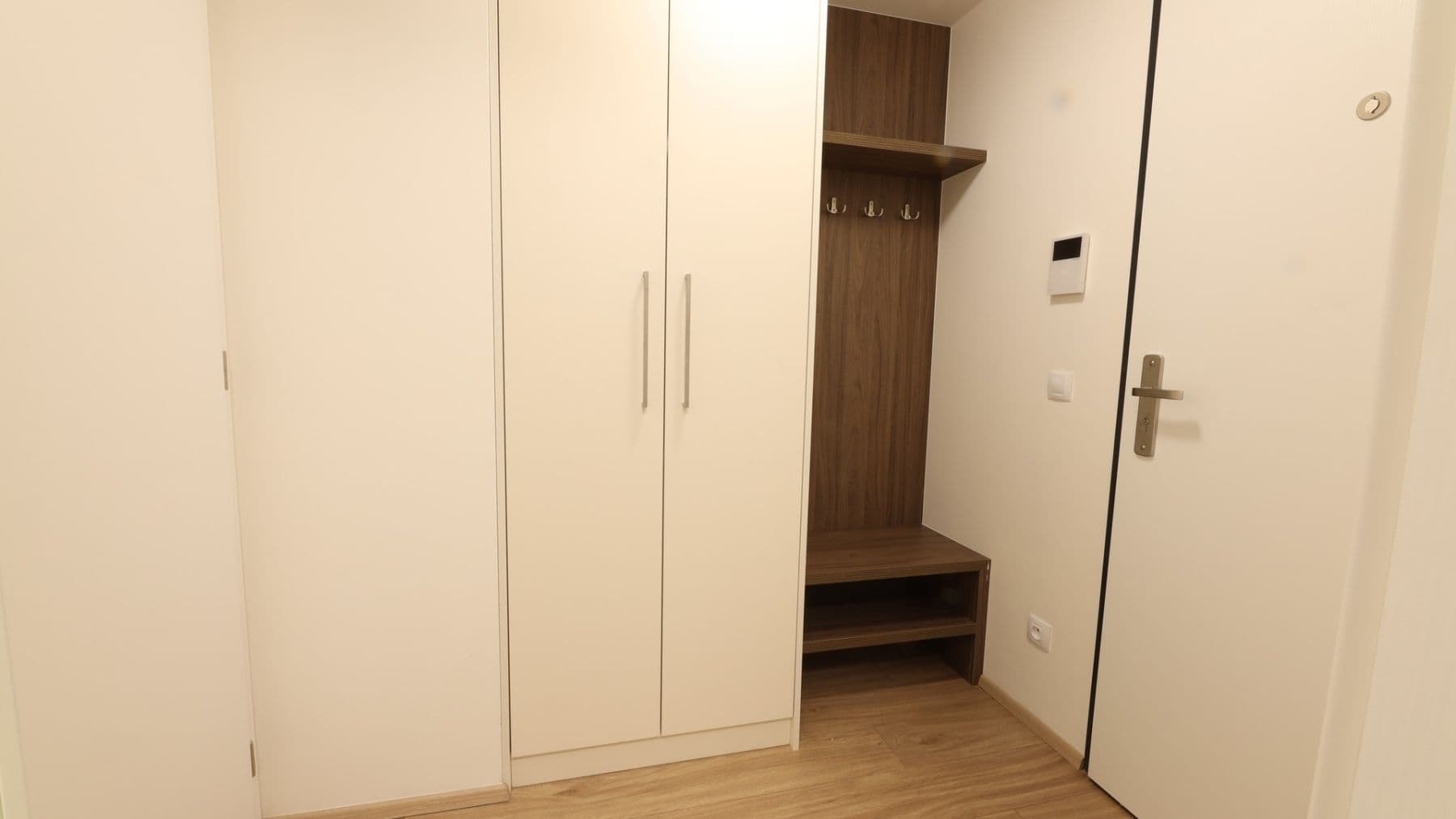 Pronájem bytu 1+kk 38 m², Hartigova, Praha, Praha Pronájem bytu 1+kk 38 m², Hartigova, Praha, Praha