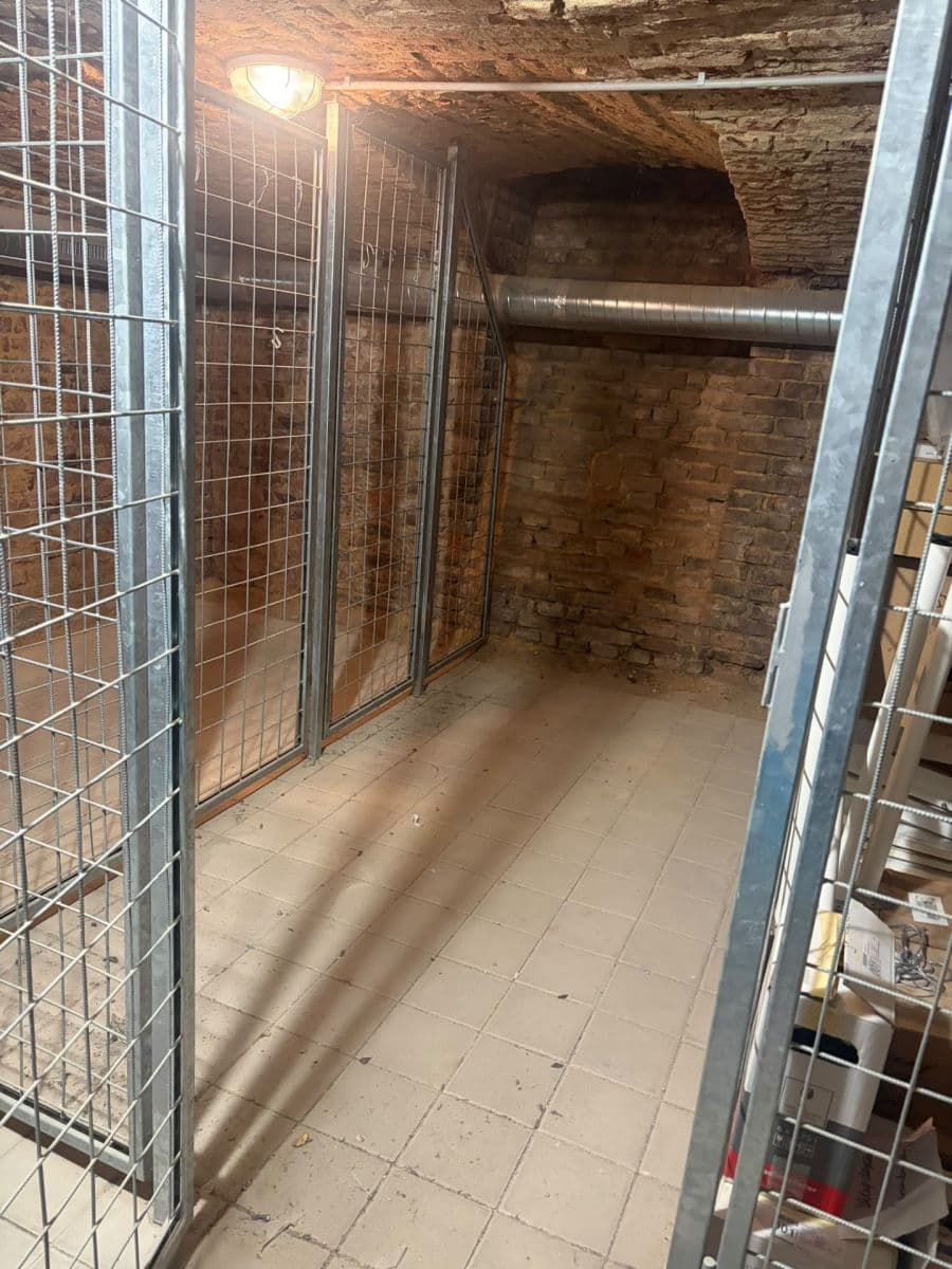 Pronájem nebytového prostoru 3 m², Dejvická, Praha, Praha Pronájem nebytového prostoru 3 m², Dejvická, Praha, Praha