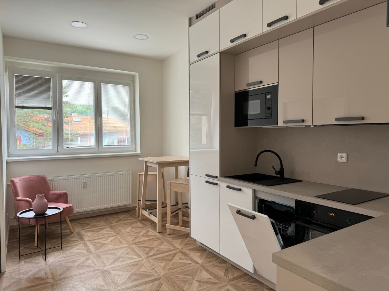 Prodej bytu 2+kk 42 m², Čihákova, Praha, Praha Prodej bytu 2+kk 42 m², Čihákova, Praha, Praha