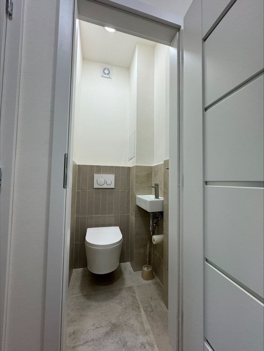 Prodej bytu 2+kk 42 m², Čihákova, Praha, Praha Prodej bytu 2+kk 42 m², Čihákova, Praha, Praha