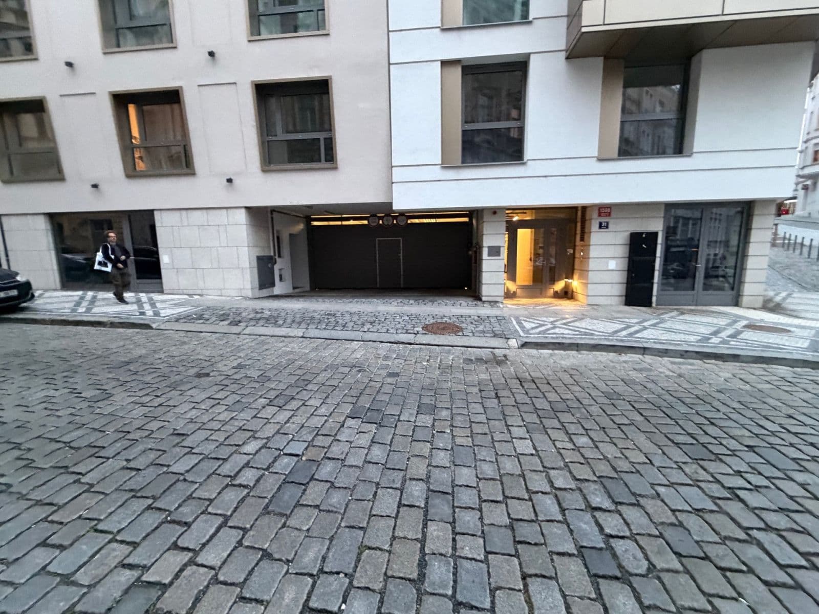 Pronájem garáže 16 m², Krymská, Praha, Praha Pronájem garáže 16 m², Krymská, Praha, Praha