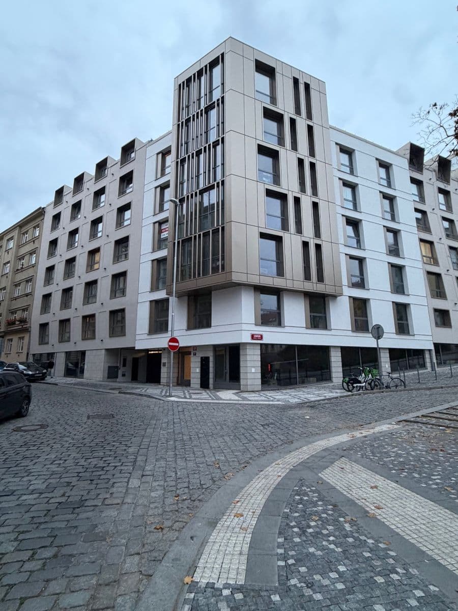 Pronájem garáže 16 m², Krymská, Praha, Praha Pronájem garáže 16 m², Krymská, Praha, Praha