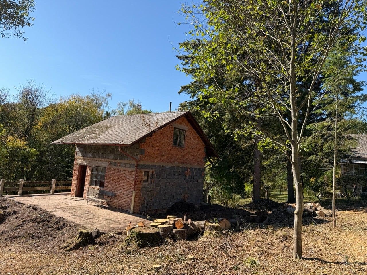 Prodej chaty, chalupy 66 m², pozemek 1.033 m², Jílové u Prahy, Středočeský kraj Prodej chaty, chalupy 66 m², pozemek 1.033 m², Jílové u Prahy, Středočeský kraj
