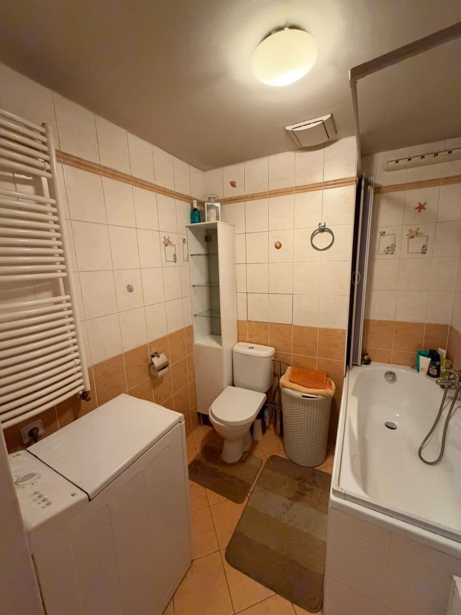 Pronájem bytu 1+kk 33 m², B. Němcové, Hostivice, Středočeský kraj Pronájem bytu 1+kk 33 m², B. Němcové, Hostivice, Středočeský kraj