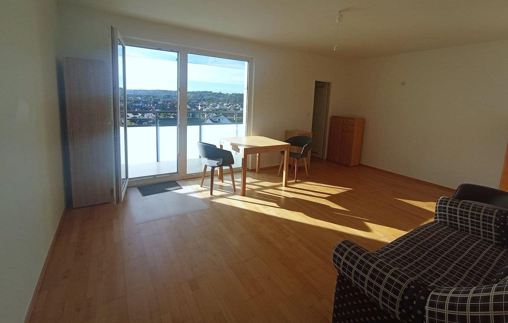 Pronájem bytu 2+1 56 m², Am Kreuzstein, Maintal, Hessen Pronájem bytu 2+1 56 m², Am Kreuzstein, Maintal, Hessen