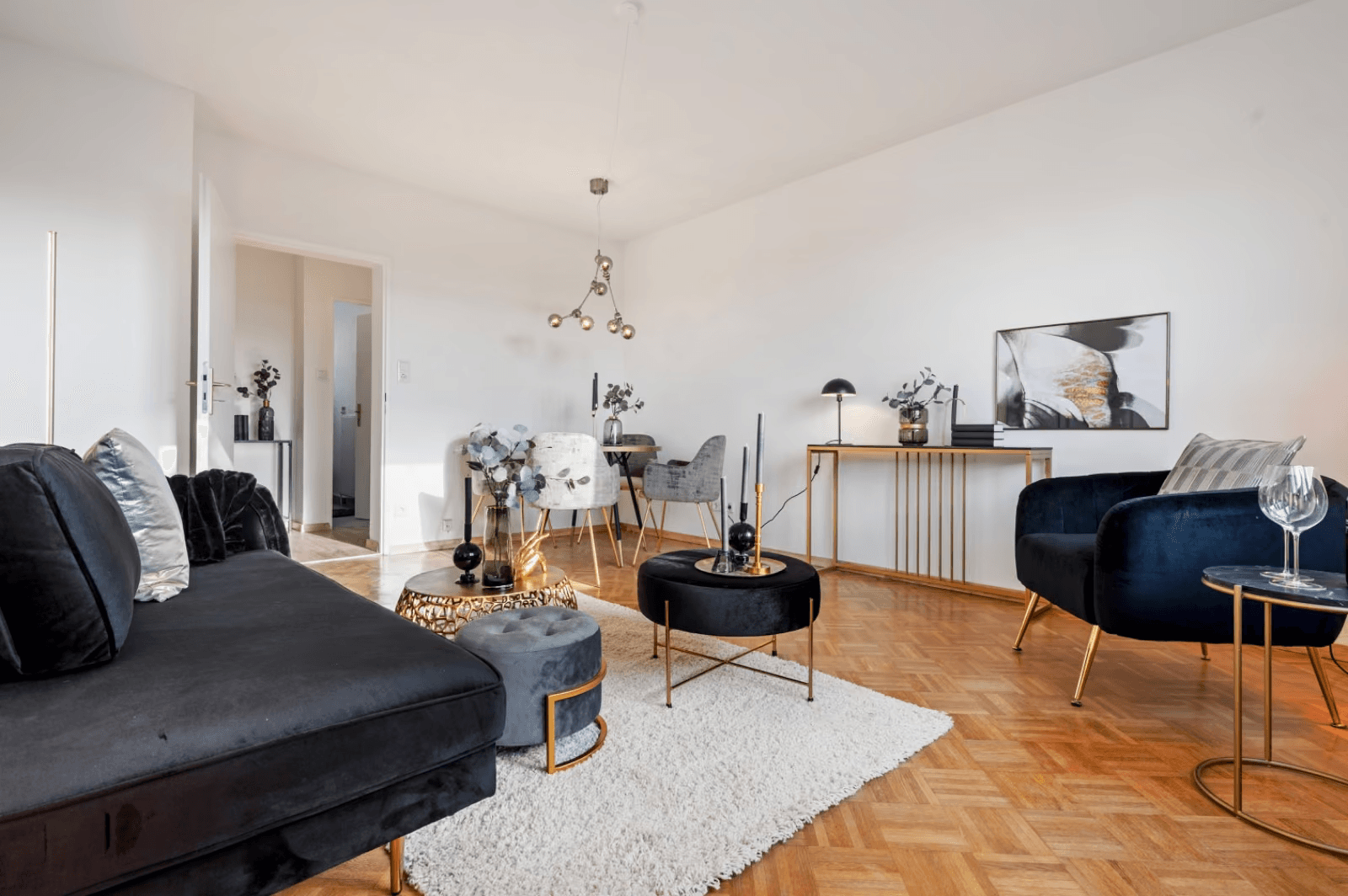 Pronájem bytu 3+1 90 m², Frankfurt am Main - Nieder-Eschbach, Hessen Pronájem bytu 3+1 90 m², Frankfurt am Main - Nieder-Eschbach, Hessen