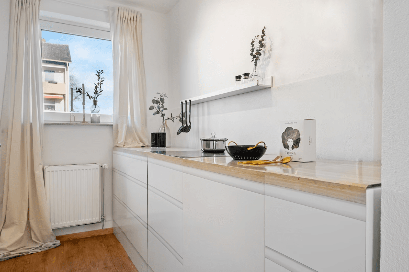 Pronájem bytu 3+1 90 m², Frankfurt am Main - Nieder-Eschbach, Hessen Pronájem bytu 3+1 90 m², Frankfurt am Main - Nieder-Eschbach, Hessen
