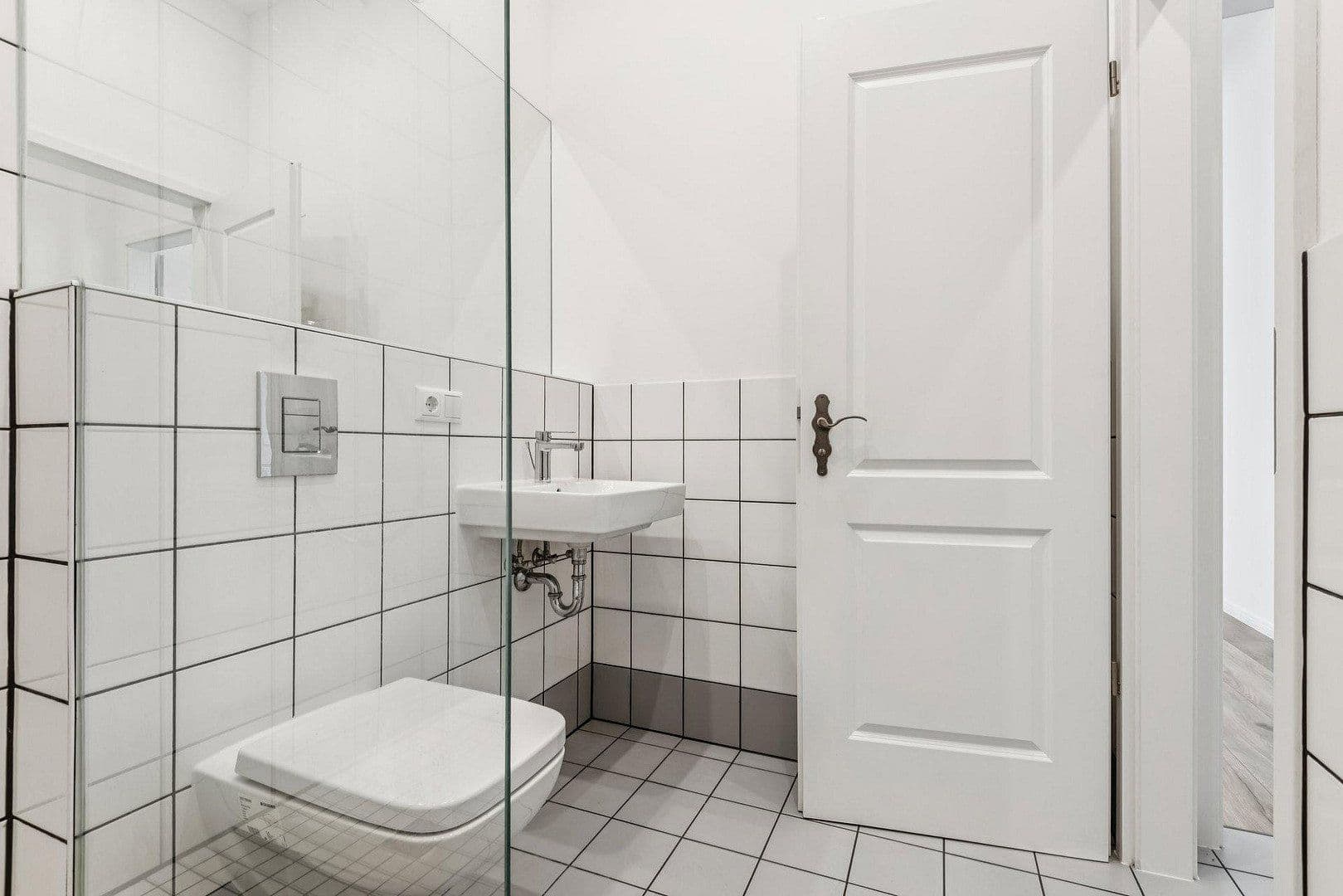 Prodej bytu 1+1 38 m², Emserstraße 100, Berlin, Berlín Prodej bytu 1+1 38 m², Emserstraße 100, Berlin, Berlín