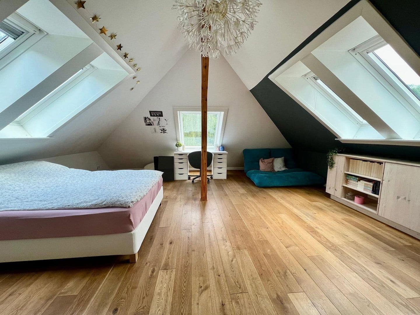 Prodej domu 220 m², pozemek 1.117 m², Hofholzallee 126, Kiel, Šlesvicko-Holštýnsko Prodej domu 220 m², pozemek 1.117 m², Hofholzallee 126, Kiel, Šlesvicko-Holštýnsko