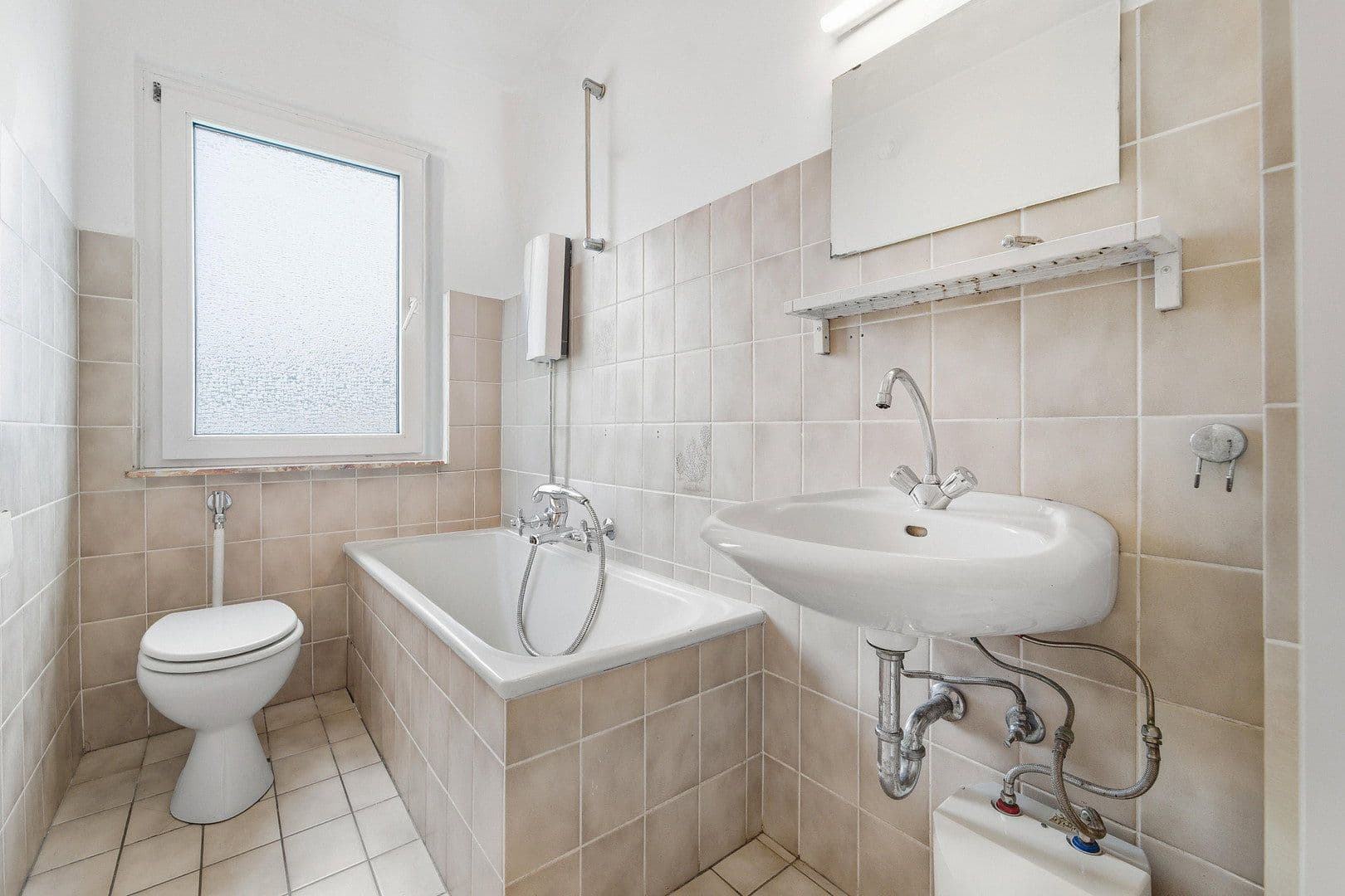 Pronájem bytu 1+1 35 m², Nieberdingstraße 40, Essen, Severní Porýní-Vestfálsko Pronájem bytu 1+1 35 m², Nieberdingstraße 40, Essen, Severní Porýní-Vestfálsko