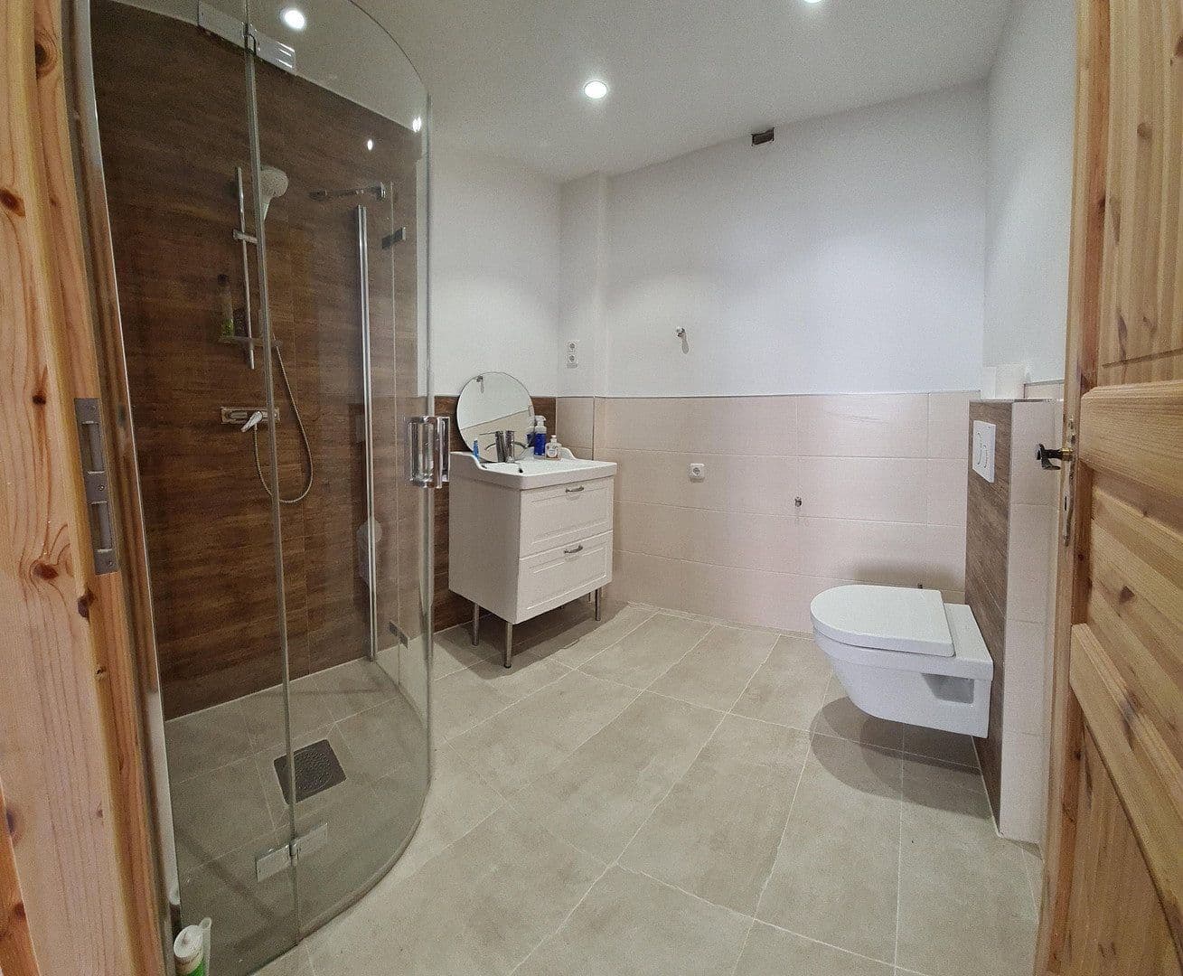 Prodej domu 374 m², pozemek 218 m², Monreal, Porýní-Falc Prodej domu 374 m², pozemek 218 m², Monreal, Porýní-Falc