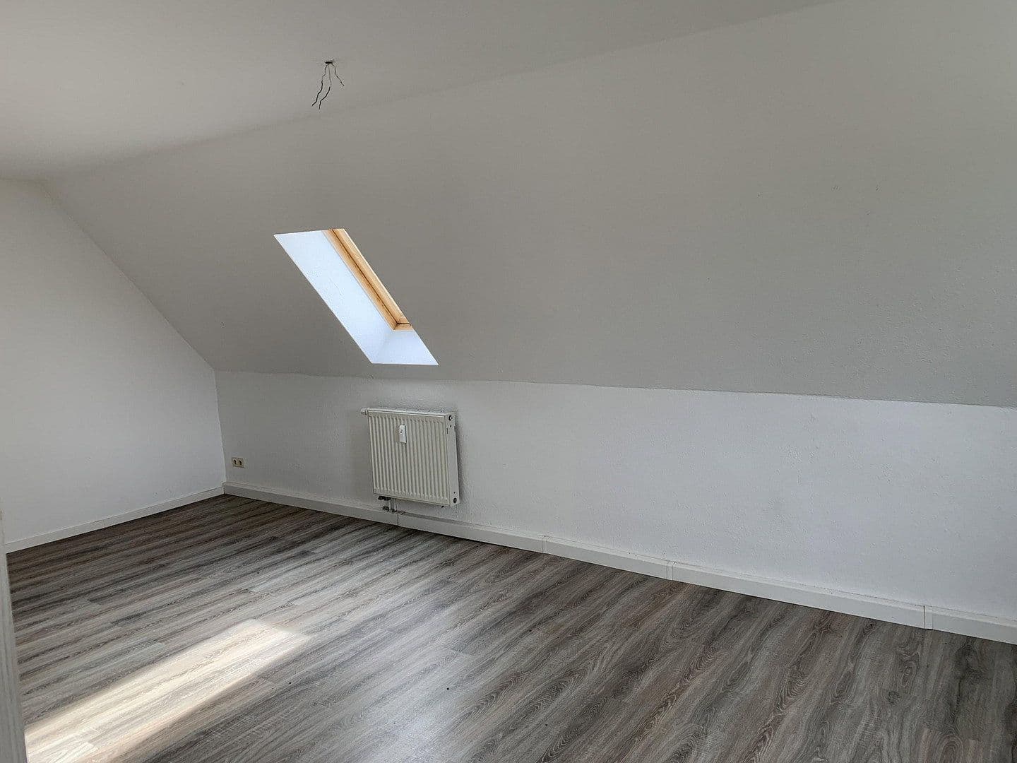Pronájem bytu 3+1 68 m², Seligenstädter Straße 12, Gera - Aga, Durynsko Pronájem bytu 3+1 68 m², Seligenstädter Straße 12, Gera - Aga, Durynsko