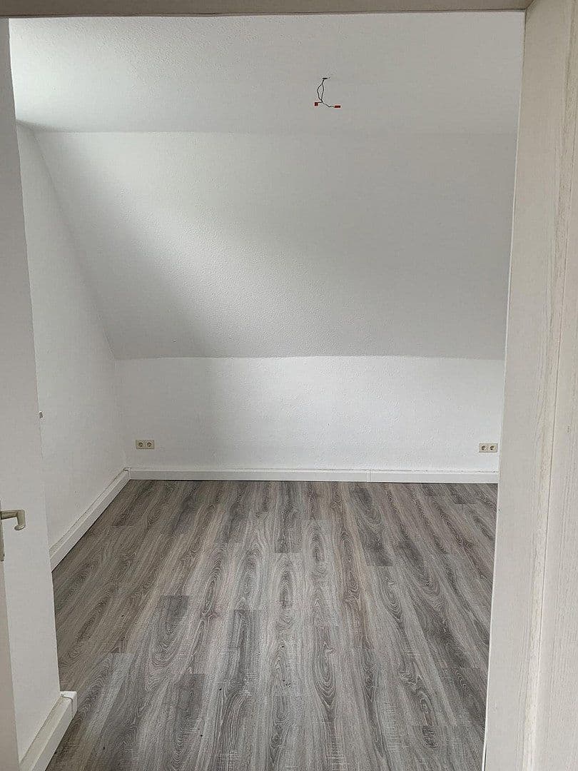 Pronájem bytu 3+1 68 m², Seligenstädter Straße 12, Gera - Aga, Durynsko Pronájem bytu 3+1 68 m², Seligenstädter Straße 12, Gera - Aga, Durynsko