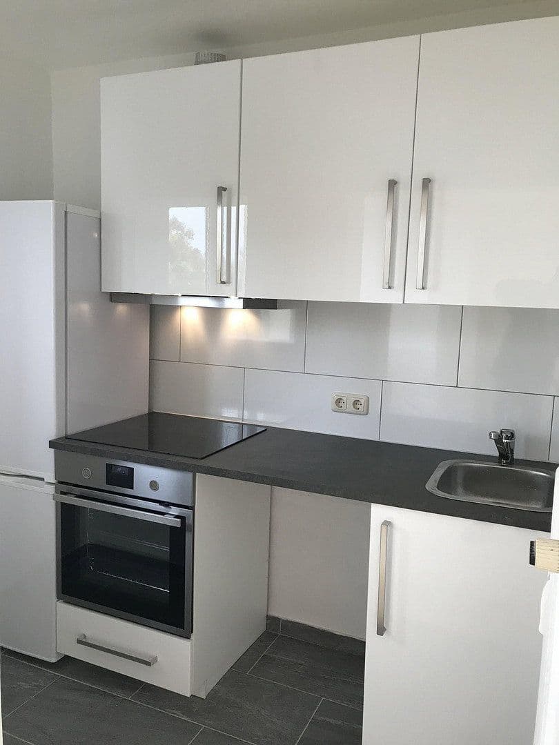 Pronájem bytu 1+1 34 m², Hügelstraße 251, Frankfurt am Main, Hessen Pronájem bytu 1+1 34 m², Hügelstraße 251, Frankfurt am Main, Hessen