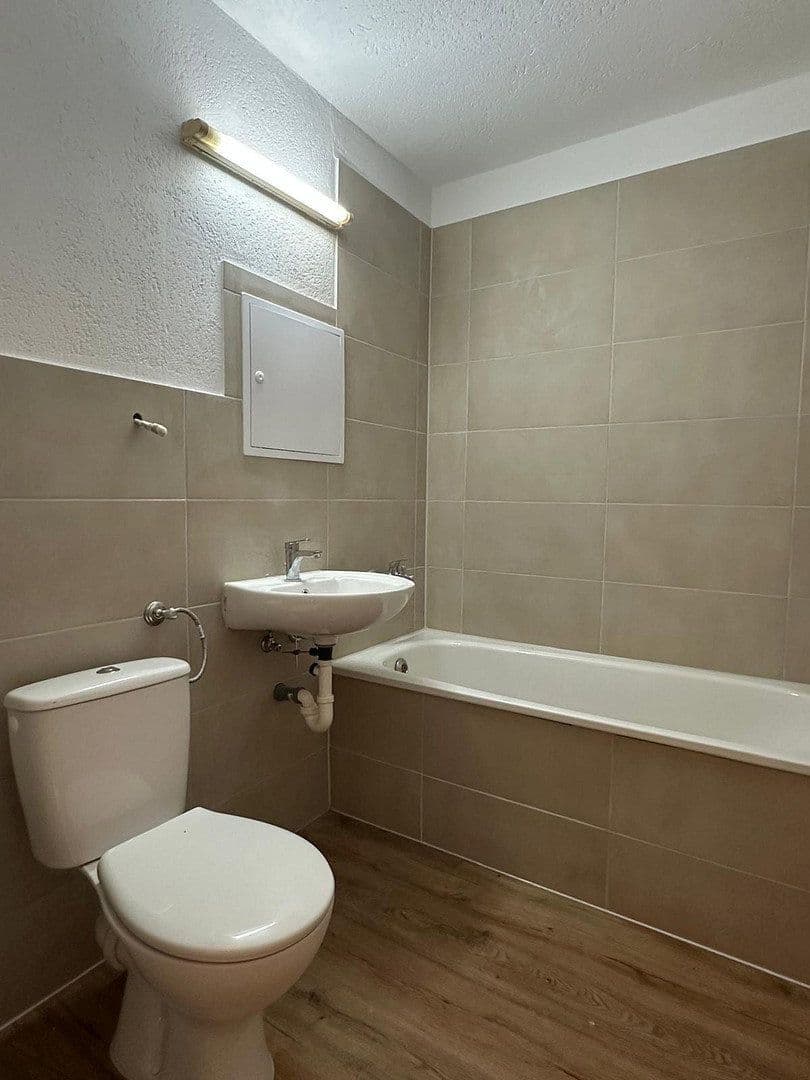 Pronájem bytu 2+1 52 m², Otto-Worms-Straße, Gera, Durynsko Pronájem bytu 2+1 52 m², Otto-Worms-Straße, Gera, Durynsko