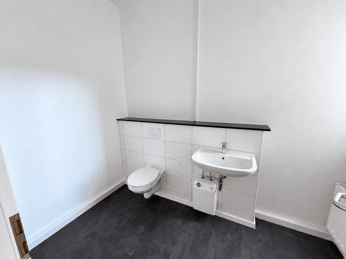Pronájem kanceláře 59 m², Dresdner Straße 275, Freital, Sasko Pronájem kanceláře 59 m², Dresdner Straße 275, Freital, Sasko
