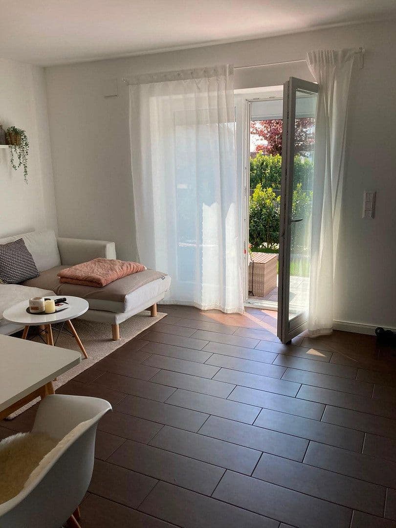 Pronájem bytu 2+1 39 m², Herzogenaurach, Bavorsko Pronájem bytu 2+1 39 m², Herzogenaurach, Bavorsko