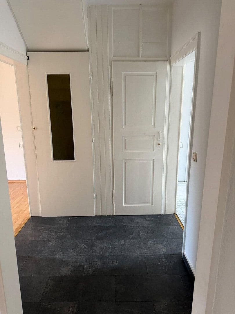 Pronájem bytu 3+1 57 m², Hellmundstraße 4, Wiesbaden, Hessen Pronájem bytu 3+1 57 m², Hellmundstraße 4, Wiesbaden, Hessen