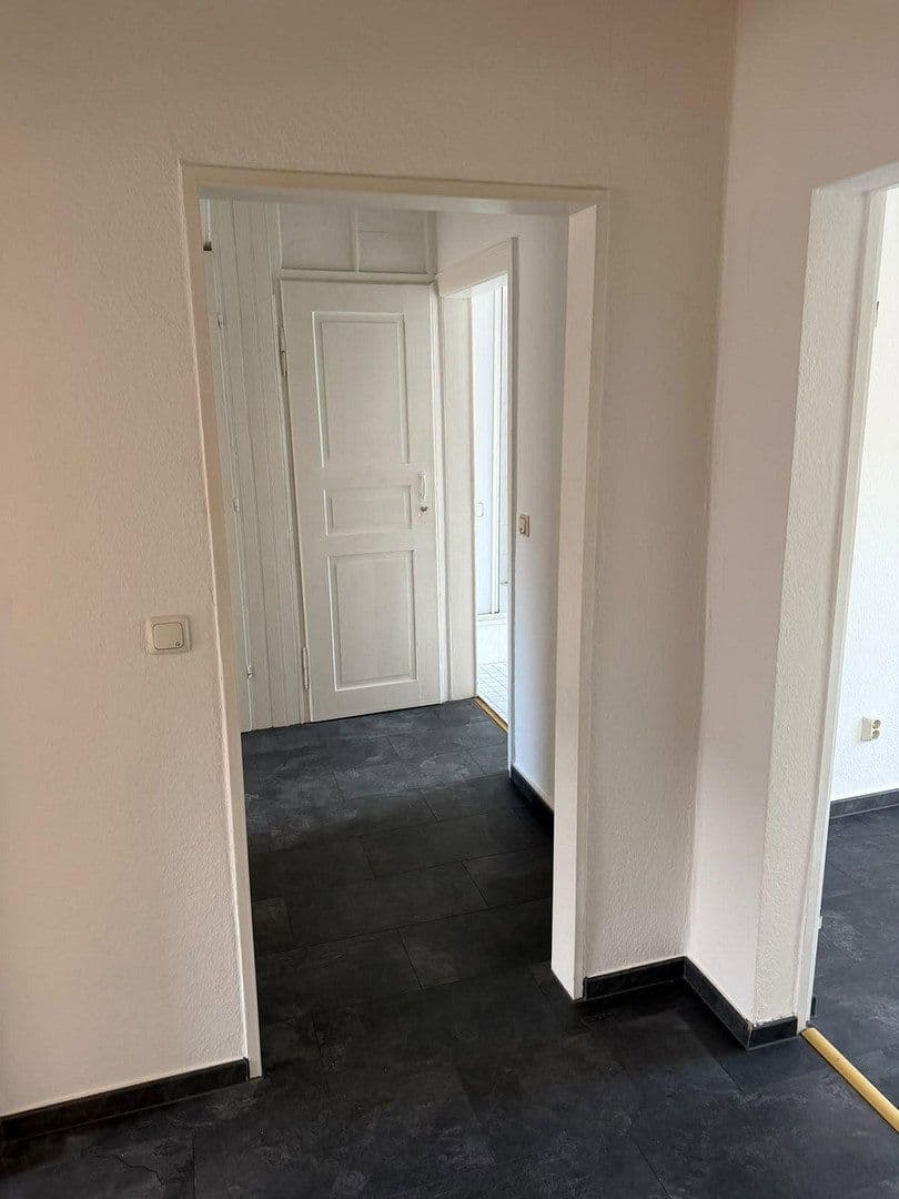 Pronájem bytu 3+1 57 m², Hellmundstraße 4, Wiesbaden, Hessen Pronájem bytu 3+1 57 m², Hellmundstraße 4, Wiesbaden, Hessen
