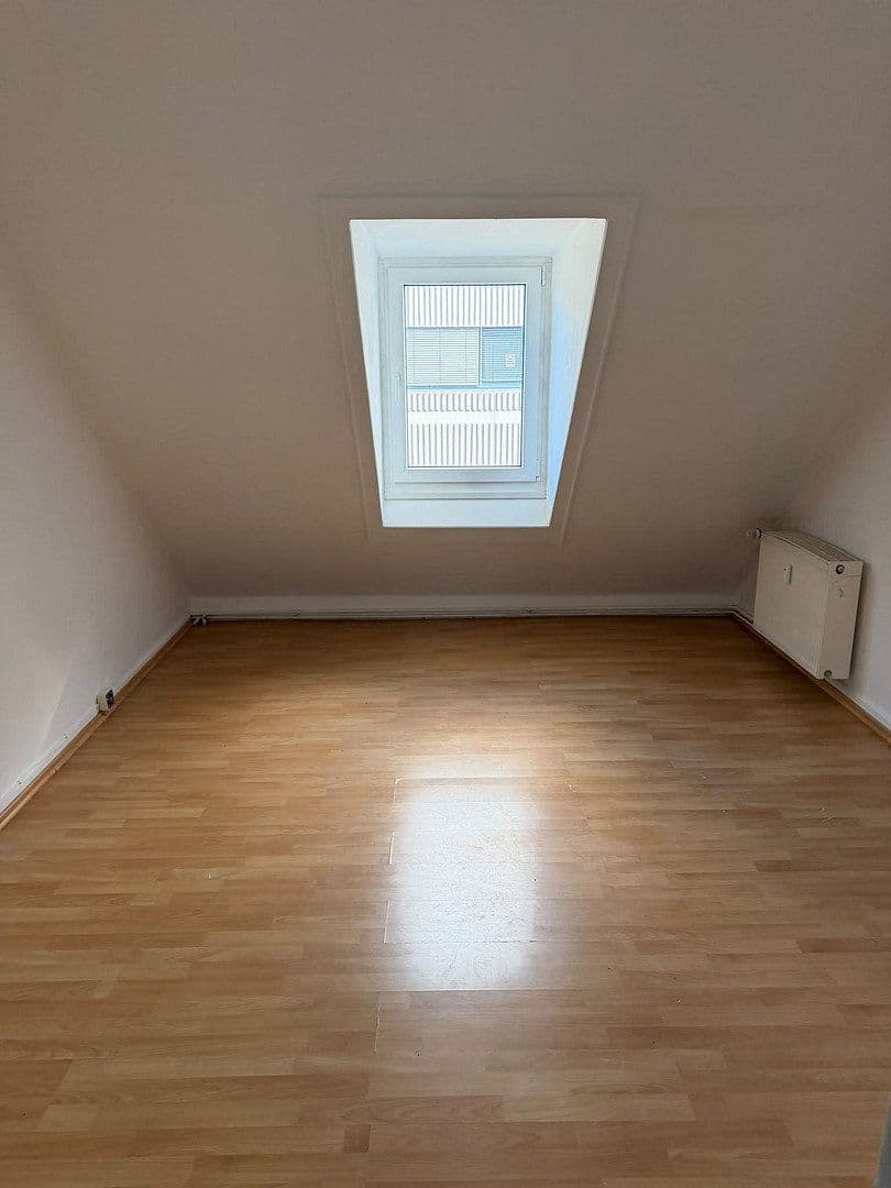 Pronájem bytu 3+1 57 m², Hellmundstraße 4, Wiesbaden, Hessen Pronájem bytu 3+1 57 m², Hellmundstraße 4, Wiesbaden, Hessen